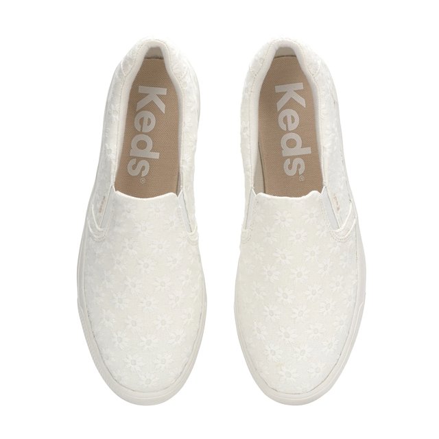 keds eyelet slip on